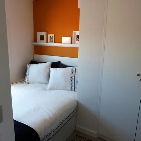 Discover Alfama Апартаменты *