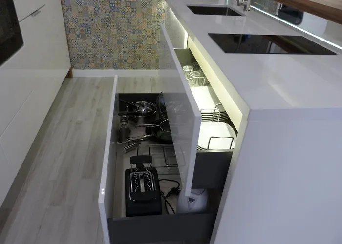 Discover Alfama * Lisbon