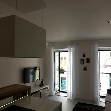 Discover Alfama Daire *