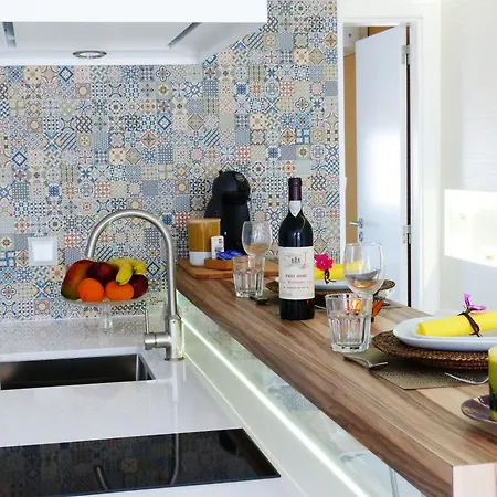 Discover Alfama Daire